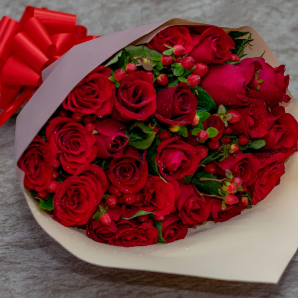 Red Roses Berries Bouquet