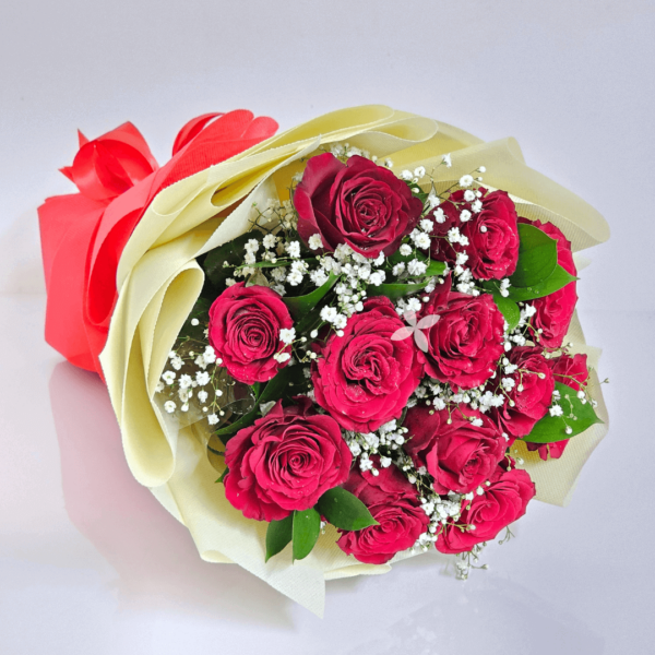 12 valentine roses