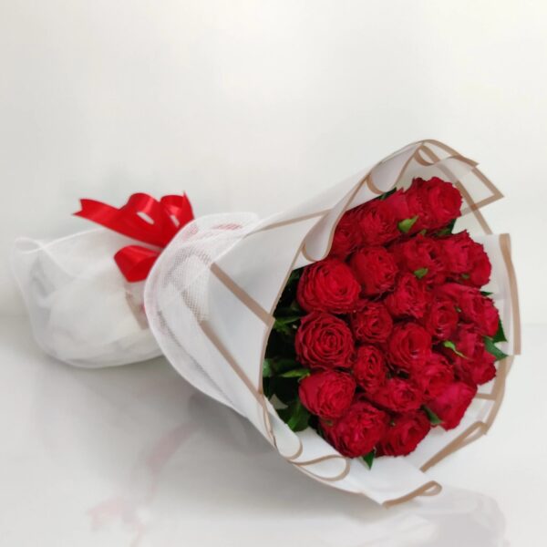 20 red roses bouquet