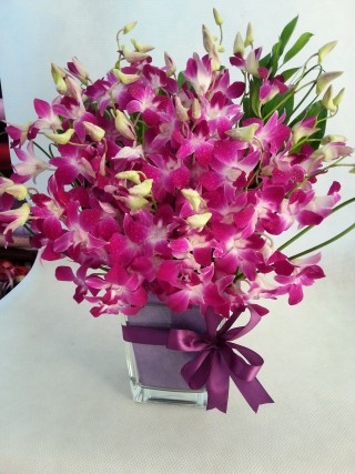 20 Purple Orchids Vase