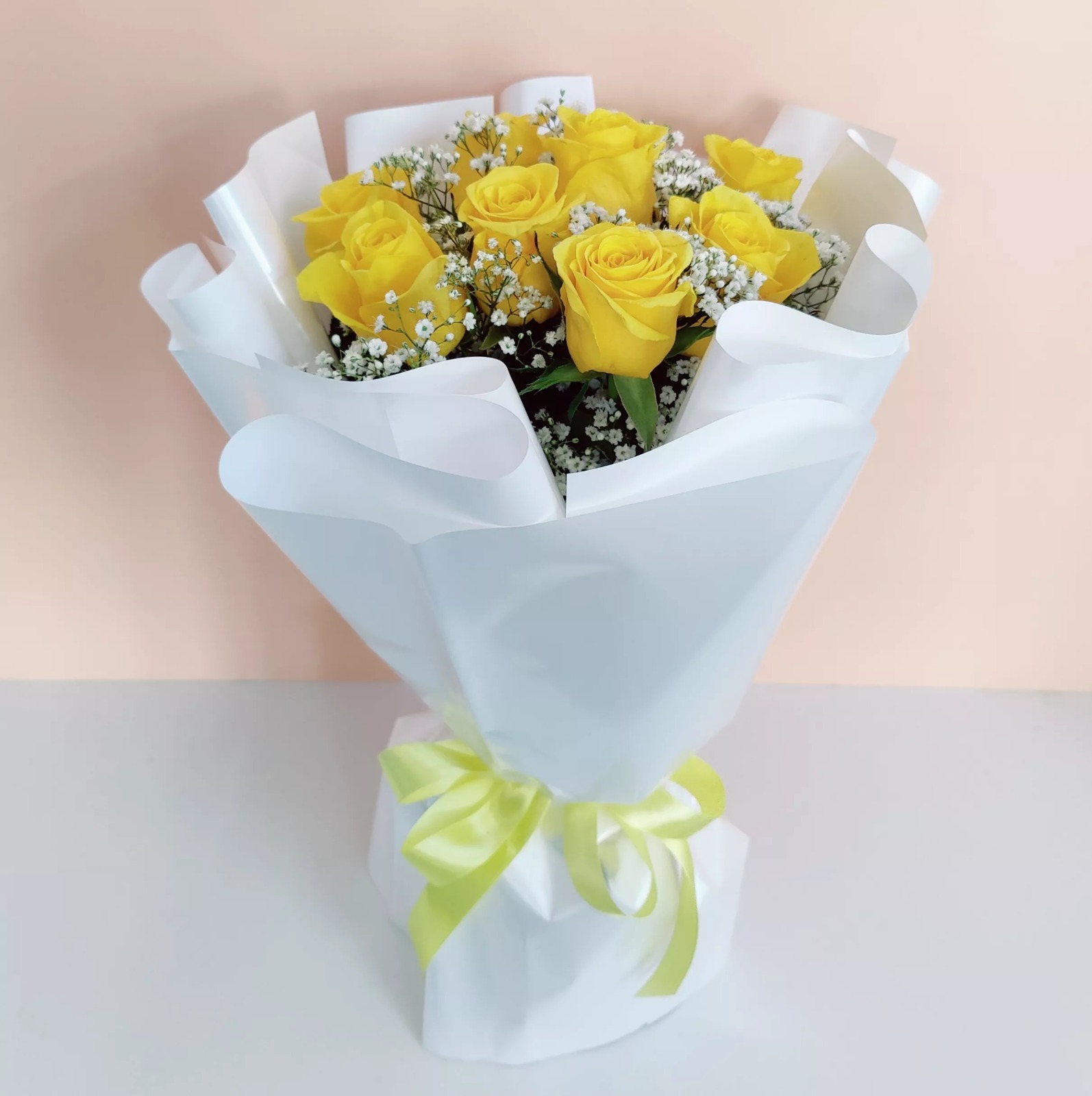 Hand Bouquet Delivery Dubai | Online Florist for Same Day