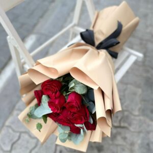 15 red roses
