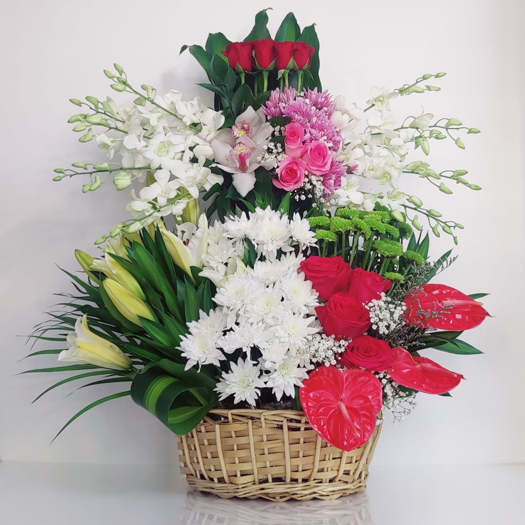 four feet flowers basket