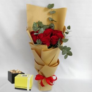 12 red roses bouquet chocolate
