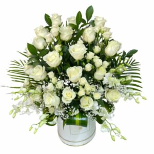 white flowers roses box