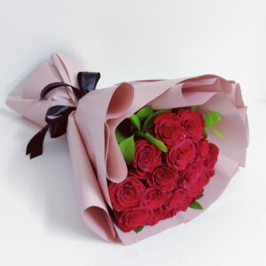 17 red roses bouquet