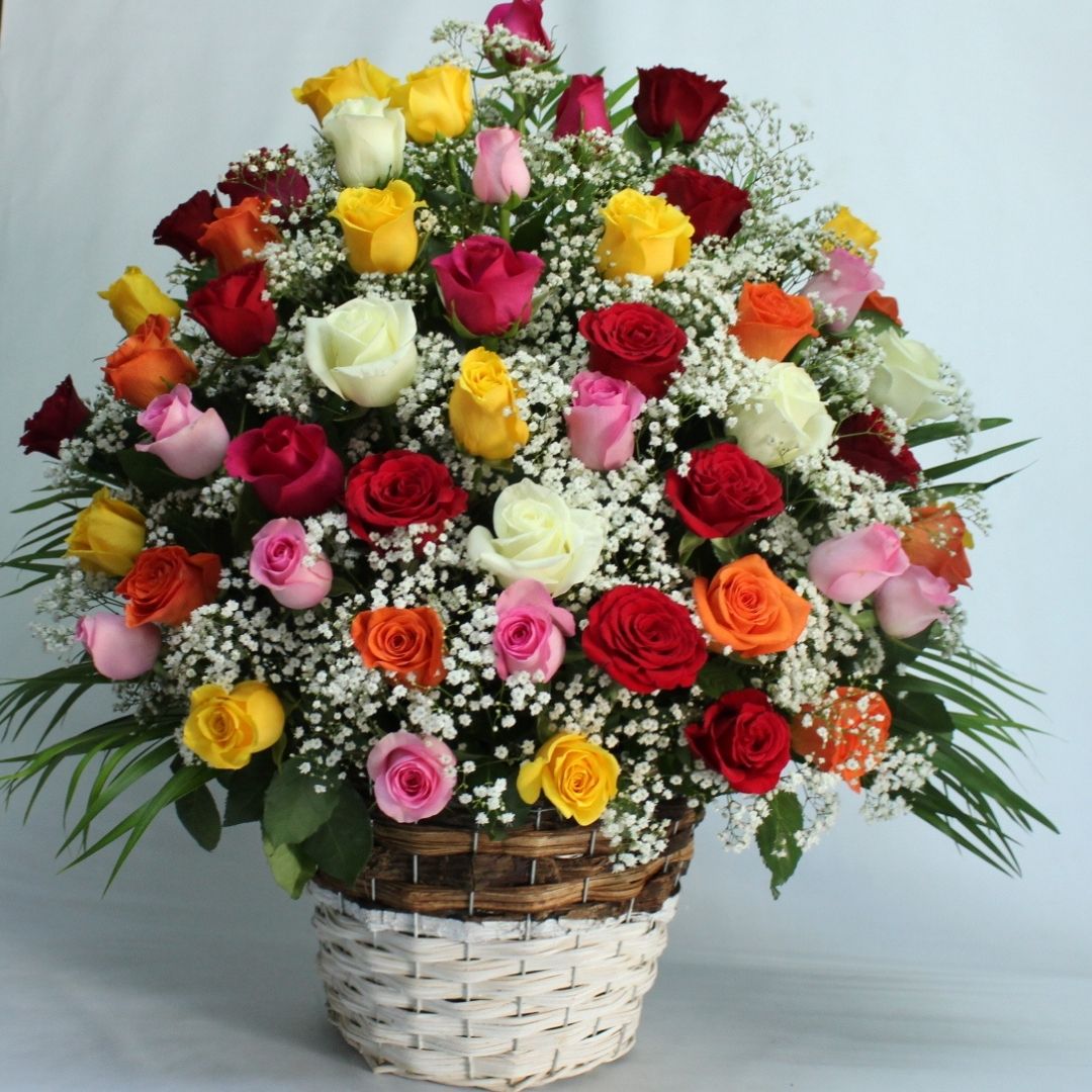 50 mixed roses basket