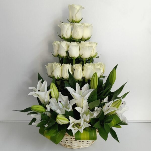 15 white roses lilies
